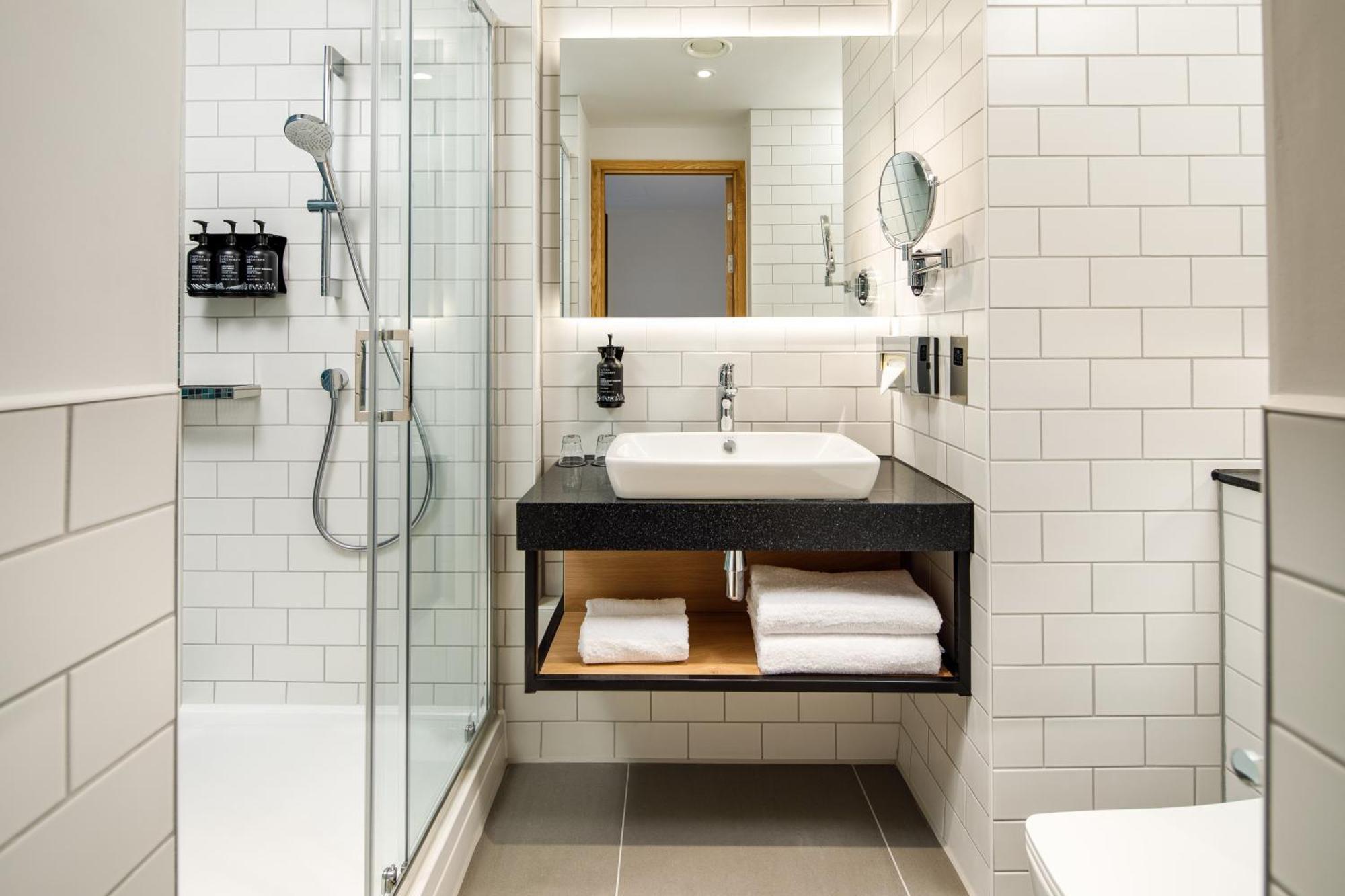 Holiday Inn Manchester Airport T2 By Ihg Hale  Esterno foto